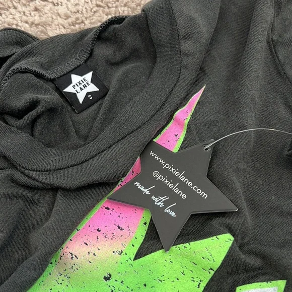 NWT Pixie Lane graphic tshirt - Picture 2 of 3